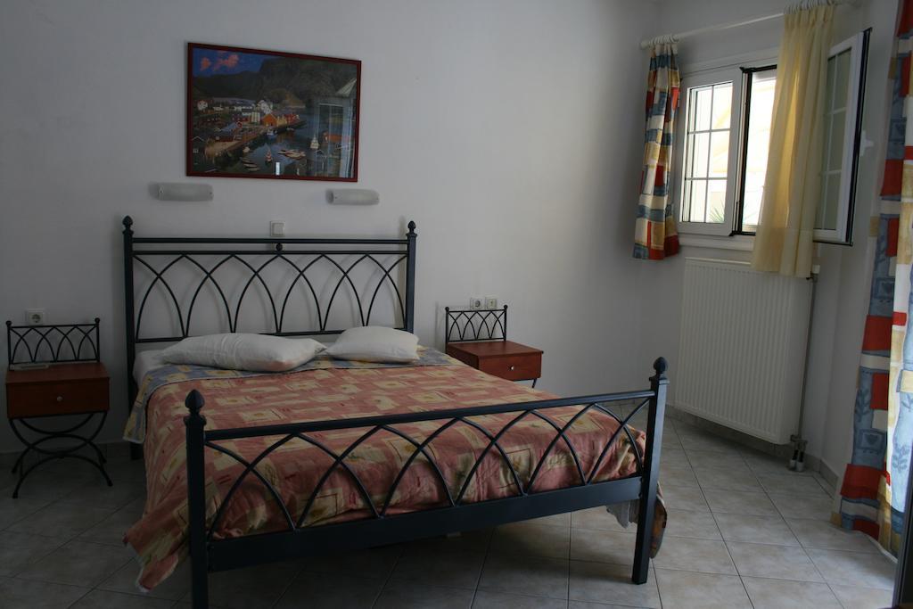 Pelagias Apartments Agia Efimia Oda fotoğraf